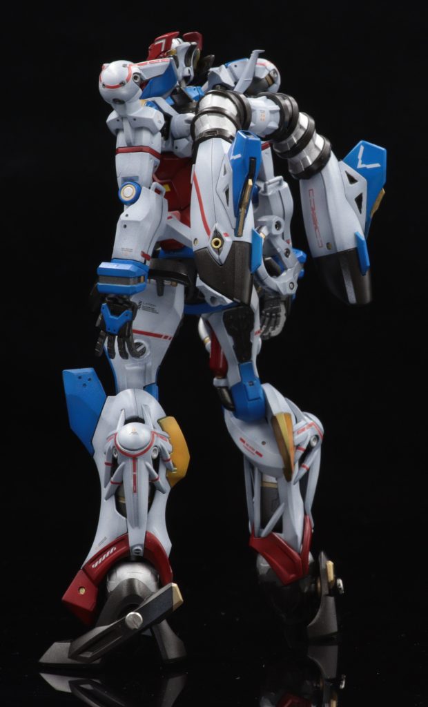 全体的にプロポーションは良かったのでディティールアップパーツなどを使用してリアリティをアップ。色分けは全て行うのは自分にとって難しかったので出来る範囲で...塗分けは一部カラー変更してます。