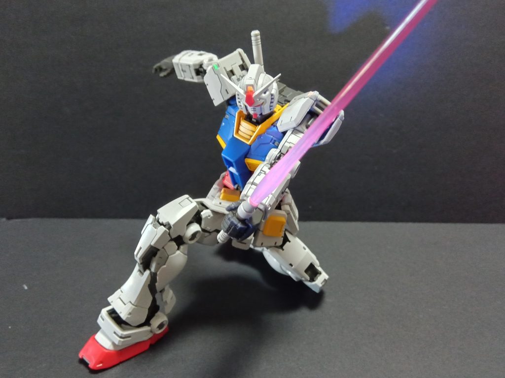 アニメ1話のザクIIをぶった斬るシーン。