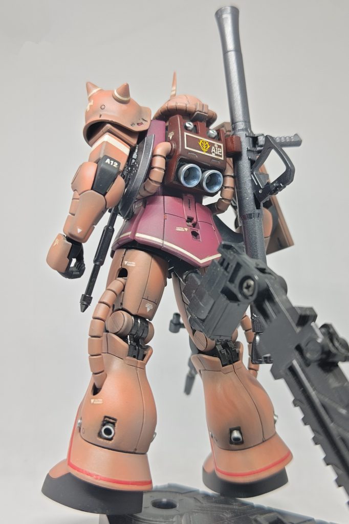 スジ彫り、ディテールアップはRGとオリジン版を参考にしています。