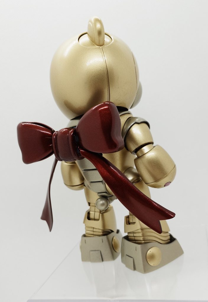 リボンもピンクから赤へ変更しています。