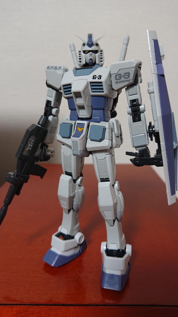 ビームライフル装備♪ステッカーはツインアイと肩。胸のステッカーのみです。