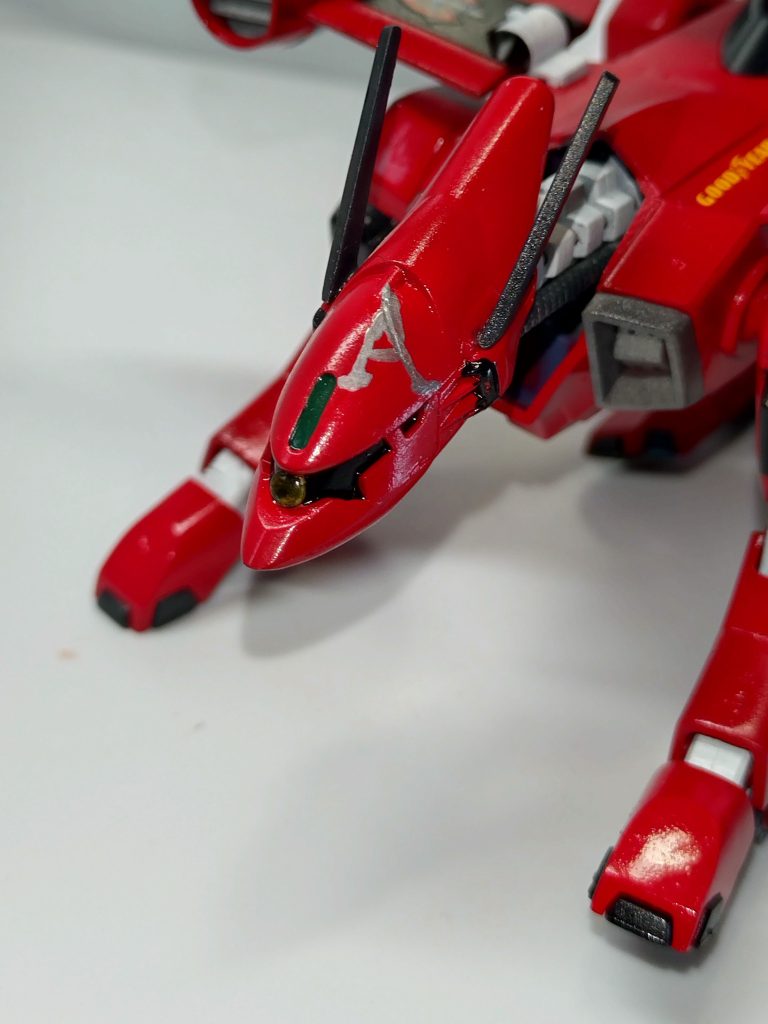 頭部のAは、ドライバーのイニシャルにちなんで手書きで表現しましたが、いらなかったかな〜。