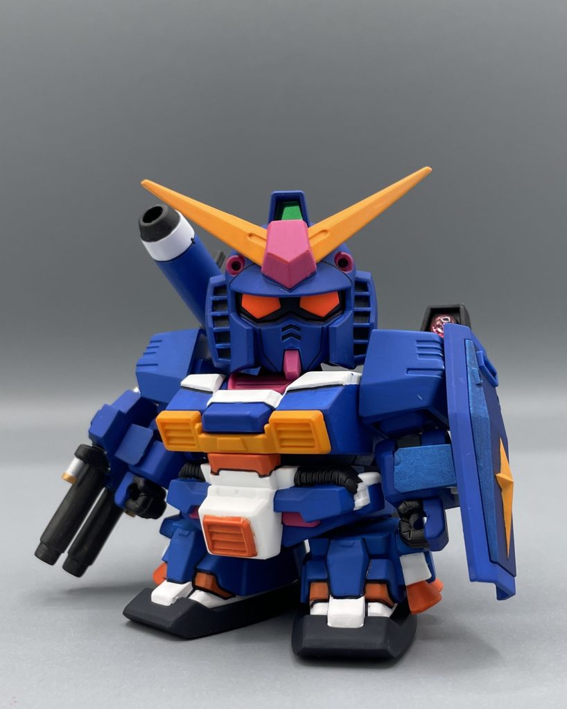 パーフェクト哀/藍戦士、見参ッ!! 決まった!くぅ~!!我が作品ながらカッコいい!! 青いガンダムが作りたかっただけですが、カラーリングはプラモ狂四郎のパーフェクトガンダムⅡを参考にしています。機体はⅠだけどカラーはⅡという、あべこべになってしまいました(^^; でも気に入ってるし、カッコいいからおっけー(笑)