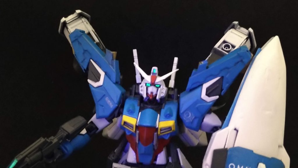 ツインアイはもちろん光る