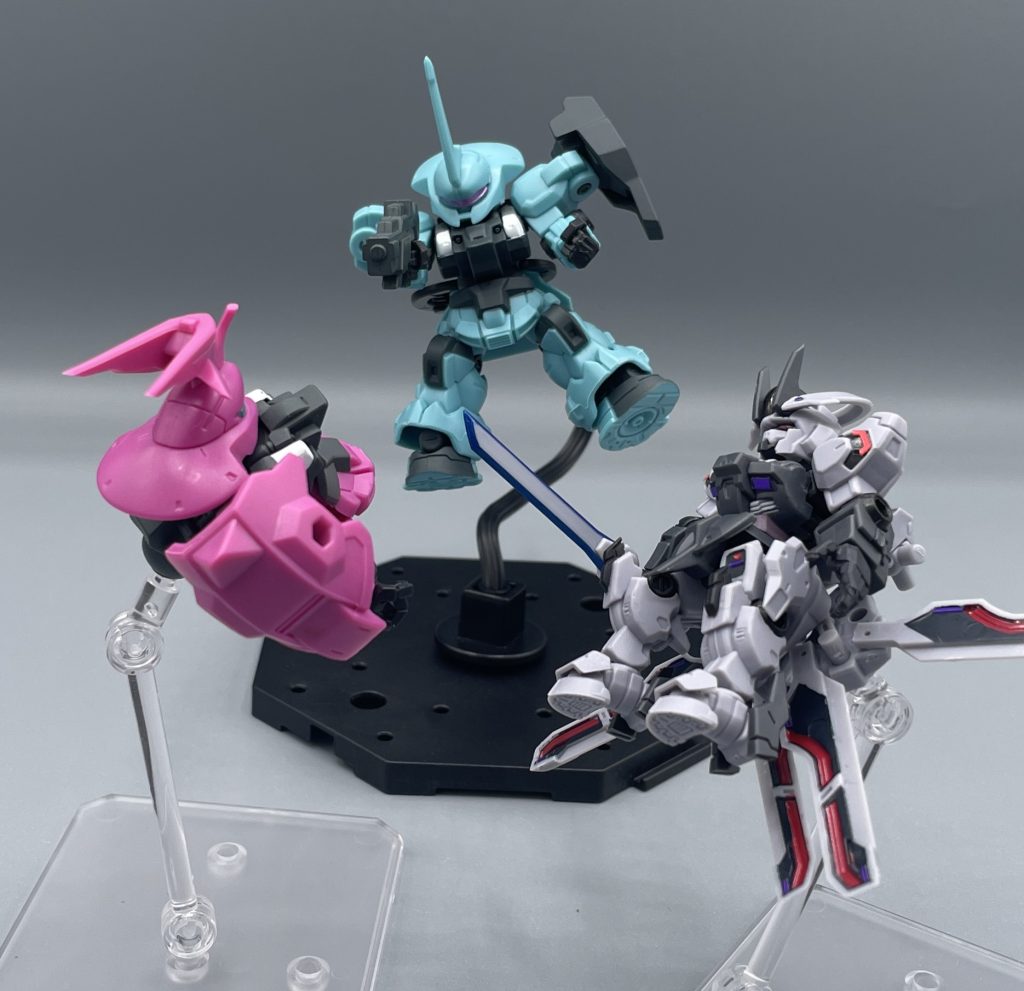 二人とも馬鹿なんスか!?兄弟喧嘩で死ぬとかwwww 最高です。この並び。フェルシーちゃん偉い。尊い。 正直、自分の中でのアンサンブル・シュバルゼッテはライフリの陰に隠れていたんですが、ディランザが出たことで一気に価値が爆上がりしました。 ここにきて、ディランザを組み込んできた担当者様は天才です。安直にダリルバルデとかにしなかったの本当に偉い! あ、でもダリルバルデもファラクトもMSアンサンブル化してもええんやで? ガンプラではありませんが、手は加えておりますので、ご容赦頂けますと嬉しいです。MSアンサンブルも、自分の中では大好きなガンダムコンテンツですので(^^)最後までご覧いただき、ありがとうございました(*^^*)