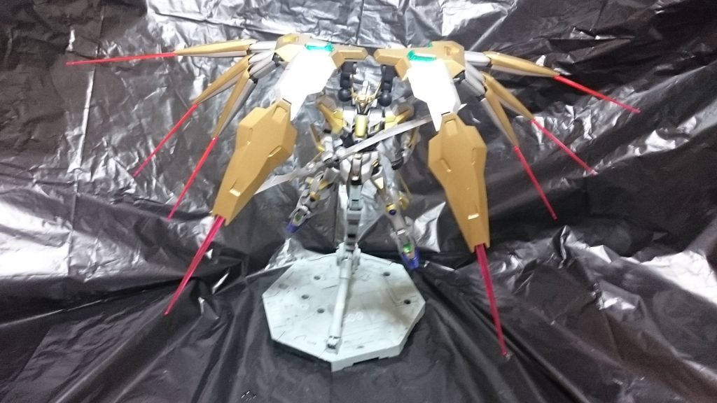 ここに至るまでさすがのジャイオーンもドラゴンやらオークやらとの戦いで少なくない損傷を受けていたが、それでもなお男とジャイオーンは猛る。満身創痍になる両者だが、最後に限界を迎えたのは魔王だった。「死なばもろとも！！」魔王はジャイオーンにしがみつき、いきなりその体から光を放ち始めた。知識があろうとなかろうとわかる。これは自爆だと…その光を最もまじかで見た男はハッとする。「そうだ。…俺は、俺は…キア・ム□□キ…」直後、仲間たちが見守る先で魔王がジャイオーンとともに大爆発を起こす。