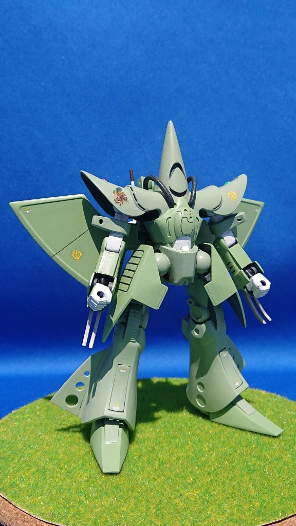 ガッツリとハの字立ち。