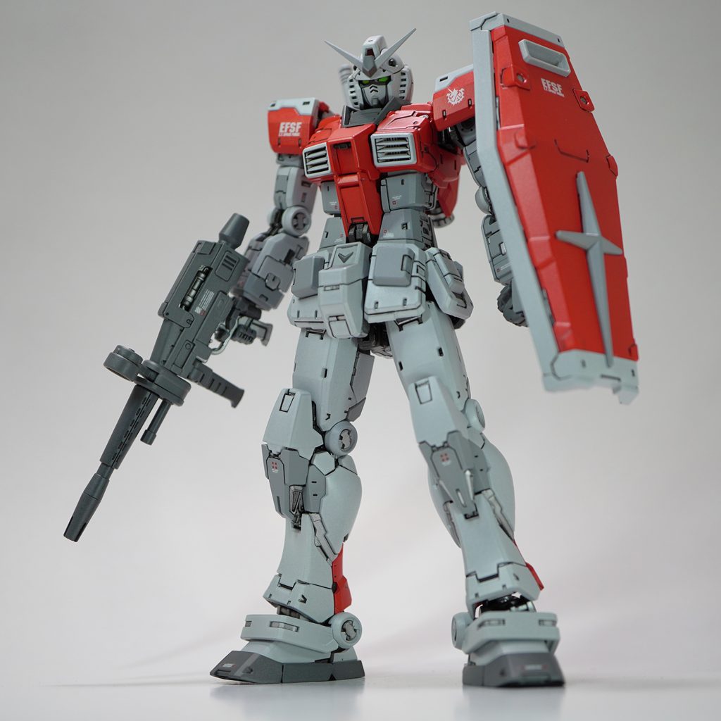 グランプリホワイト、サーモンピンク、明灰白色、RMP75グレーバイオレット、スーパーファインシルバー、赤鉄色、エナメル塗料のライトグリーンを使用しています。