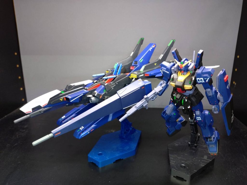 分離形態。重戦闘機GギャプラスとガンダムMkⅡ。ガンダムMkⅡはGギャプラスと合わせる為、デカールシールとかは少し控えめ。RGクラスに合わせてGギャプラスをアップデート出来ればもっと格好良くなるのだろうが、これが自分の実力の限界ぃ…(´;ω;｀)