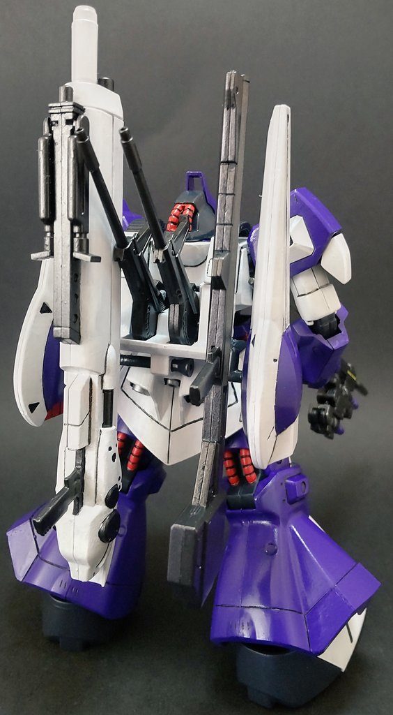 「もし自分がガンプラバトルをするなら?」をコンセプトに、私のパーソナルカラーの1つである紫と白に塗装、武装追加などをしています。                  またMSアンサンブルのリックディアスを参考に、スジボリ&プラバンでディテールの追加しております。