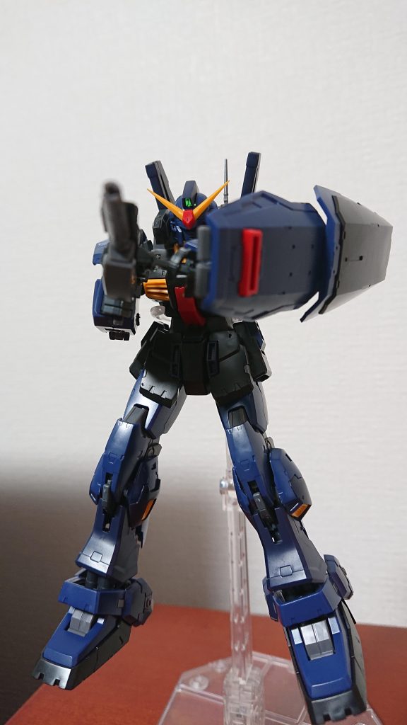 ビームライフルを両手持ちで✨