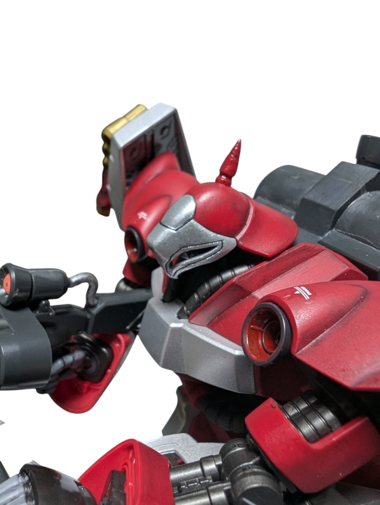 設定画よろしくカメラ周りをスジ彫りしましたがまぁガタガタで要練習ですね。