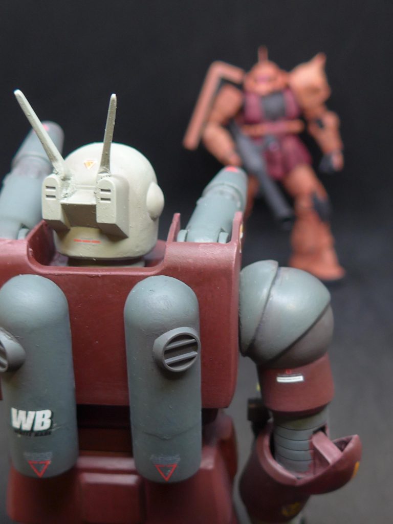 あれは赤い彗星のシャアじゃないのか？さすがにあの機体はアムロに任せよう・・・。