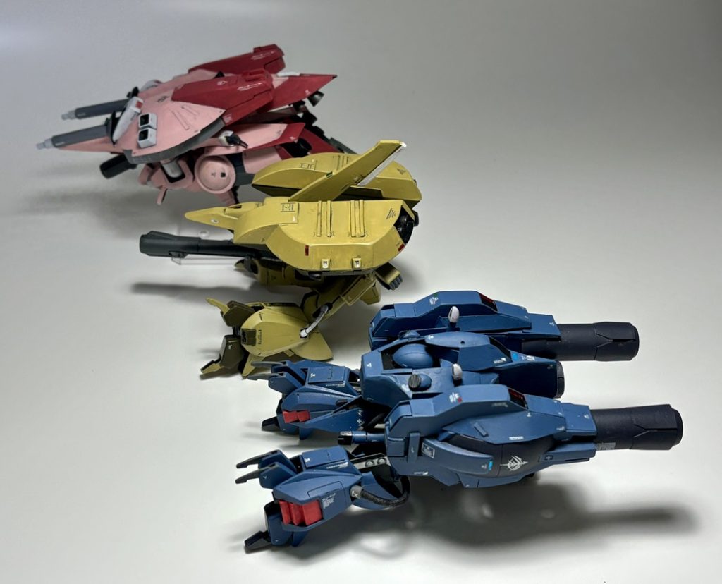 旧キット・ガザDで作った3機でパシャリ。ガザE 風https://gumpla.jp/old/2249609ガザG 風https://gumpla.jp/old/2149033