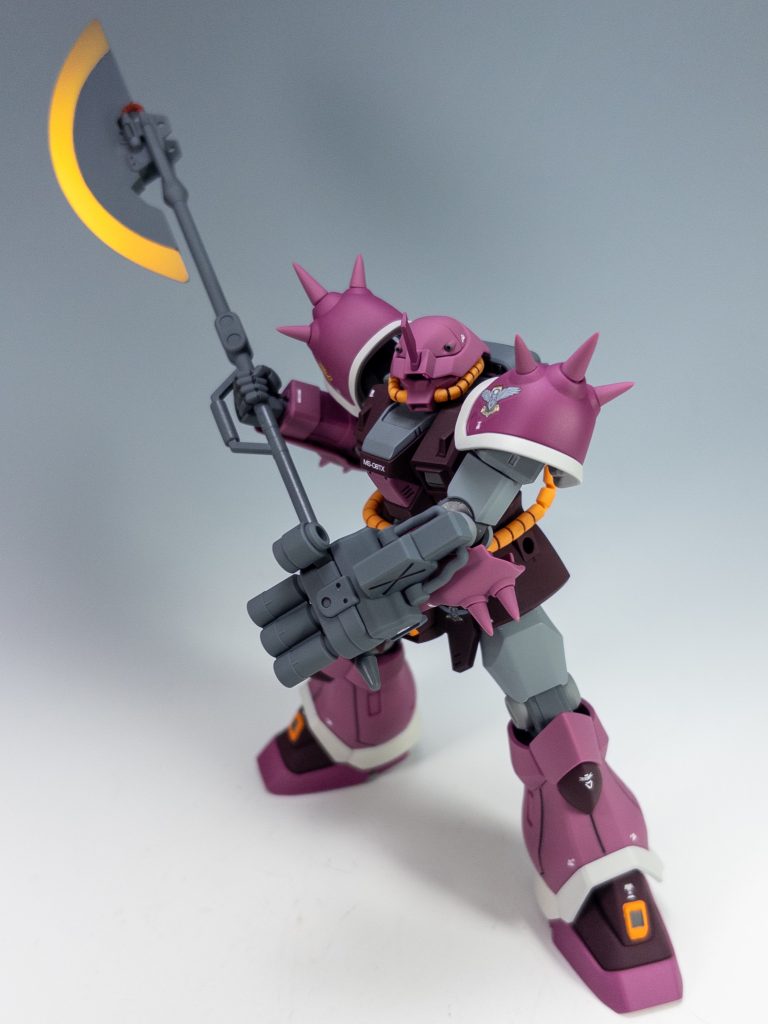 ヒート・ランサーを振りかぶって!肩の可動が良いので、結構ポーズが決まります。