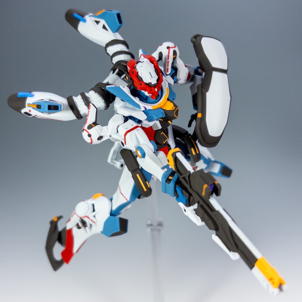 ライフルを構えて。