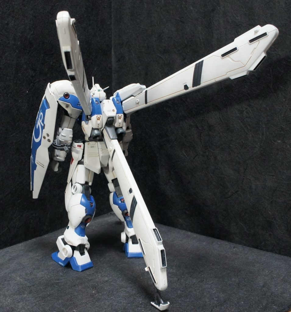 ながーいプロペラントタンク。脚付きです。