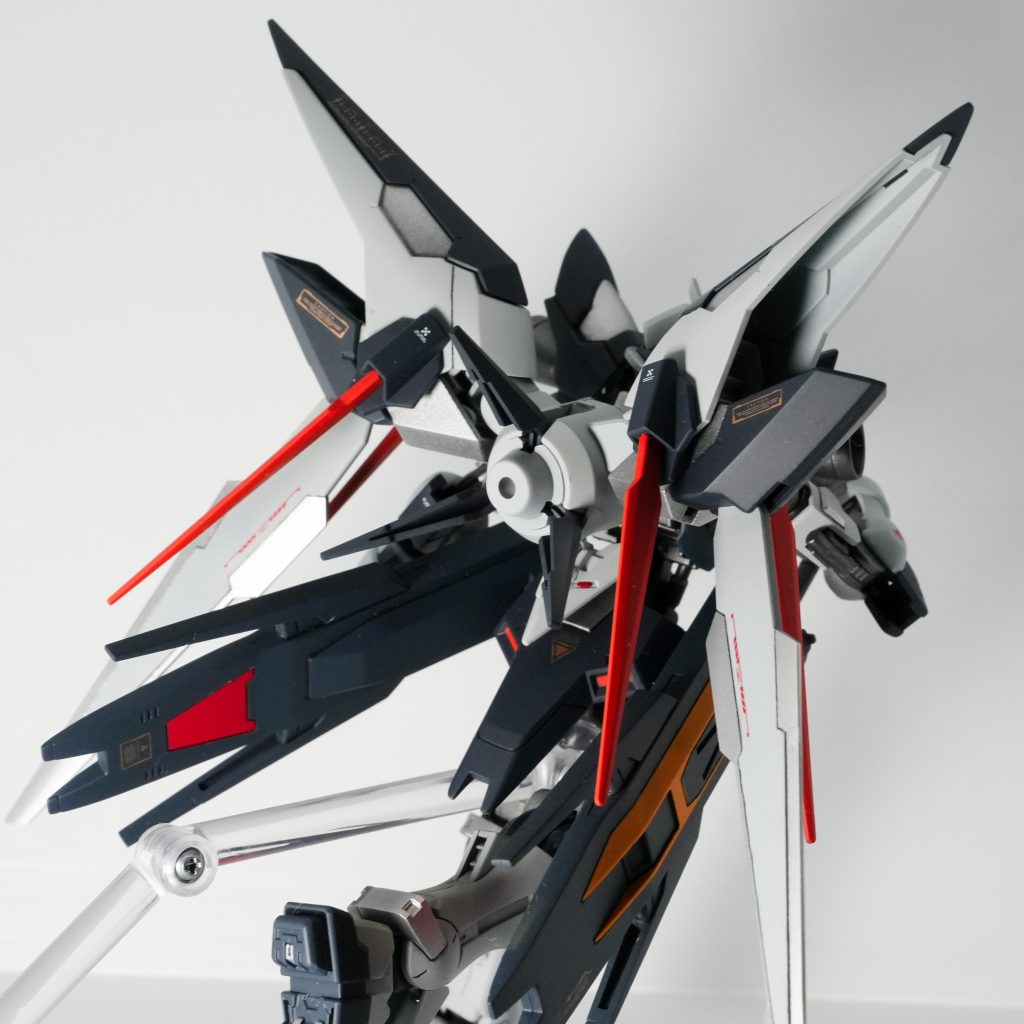 今回は塗り分け箇所が多くマスキング作業が大変でしたが、塗り分けるとこんなにも情報量が多くなるんだと、改めて実感いたしました。個人的に背中のこのシルエットがお気に入り！