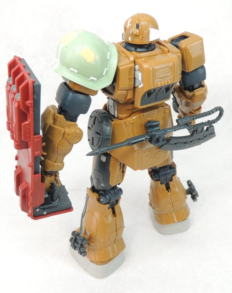 ■左肩アーマーについて 手持ちのジャンクパーツから、HG1/144ザクⅡのパーツを見つけたので、スパイクを除去して使用しました。アーマーと左肩との接続は、シールド接続用のボールジョイントを移植しています。