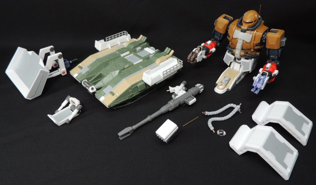 作品のパーツ構成はこのようになりました。プラスチック製だと強度に不安が残るため、剛性を高める工夫として、各部の接続には1mmΦ真鍮線による軸打ちを行っています。