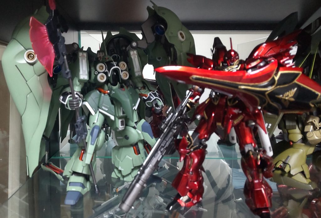 システムウェポンキットに入ってたビームランス？を持たせてました。武人っぽくて似合ってます。