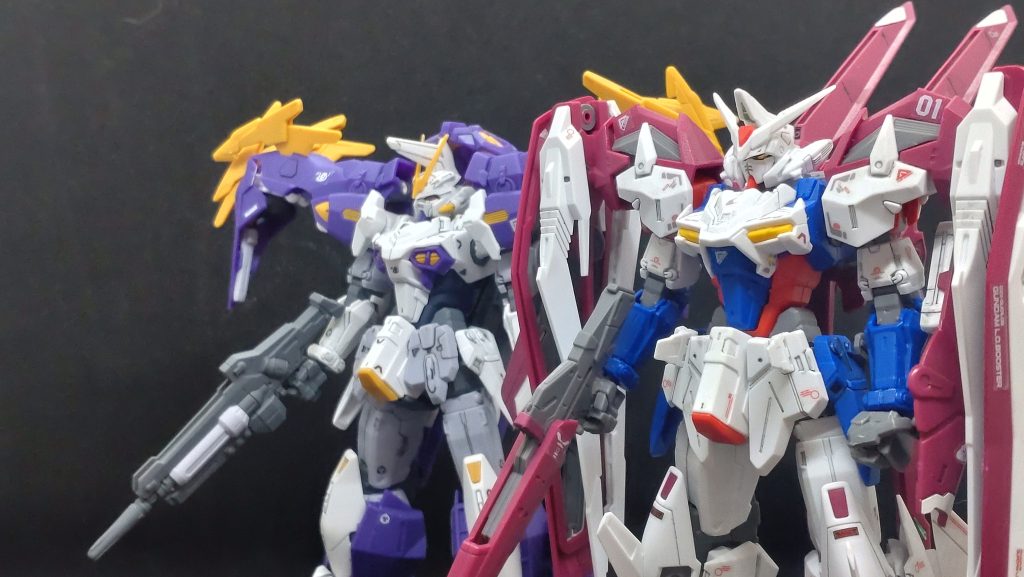 とりあえず2体並ぺて。