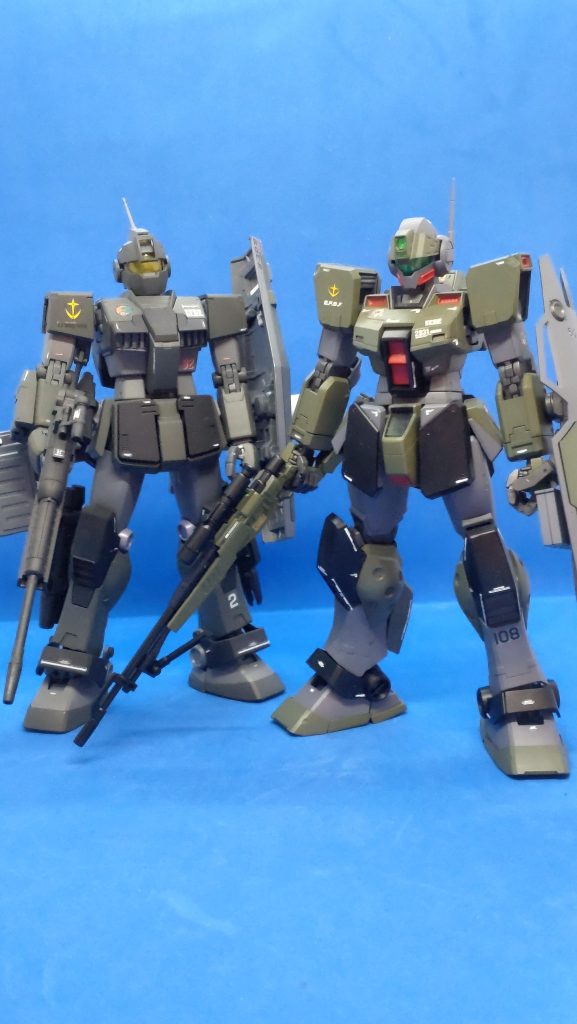 過去に製作したジムスナイパーカスタムを眺めながら配色は決めました。せっかくなら並べたいよねと。