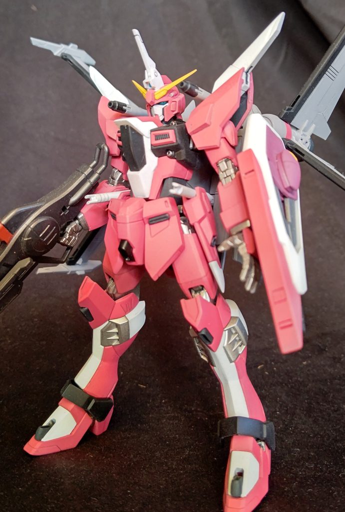 メタリックの質感重視で関節のみコートは吹かず。塗装はスターブライトジェラルミンです。