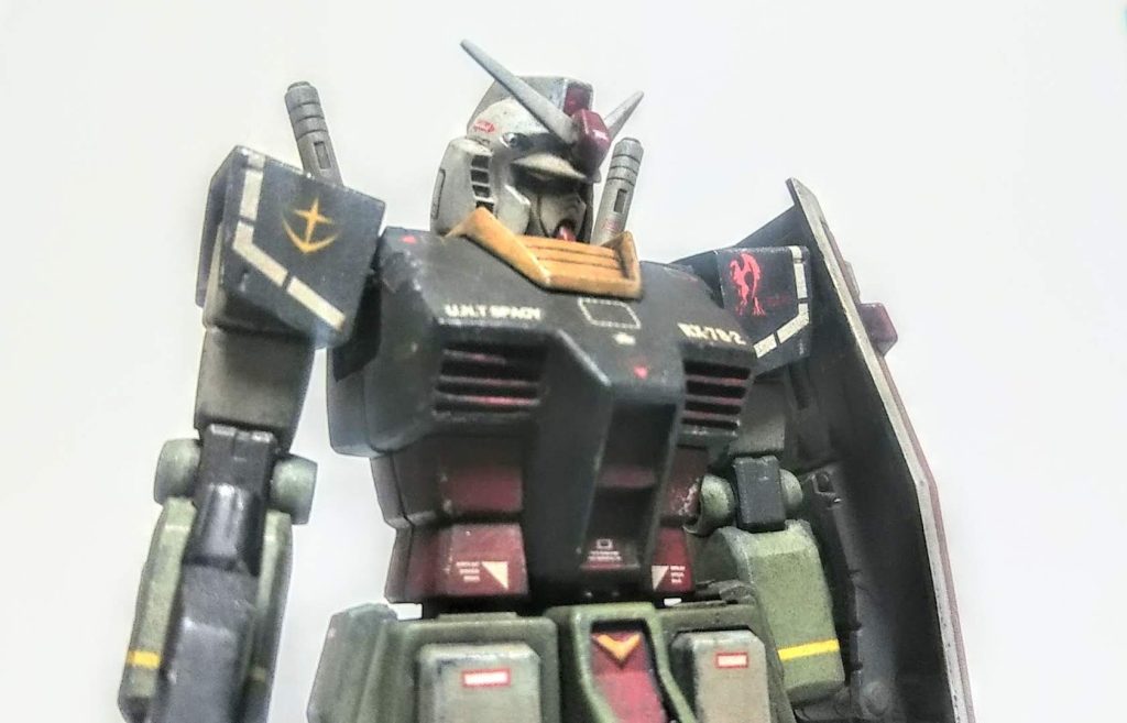 今回のマーキングは、手書きじゃなく水転写デカールを使用いたしました^^;