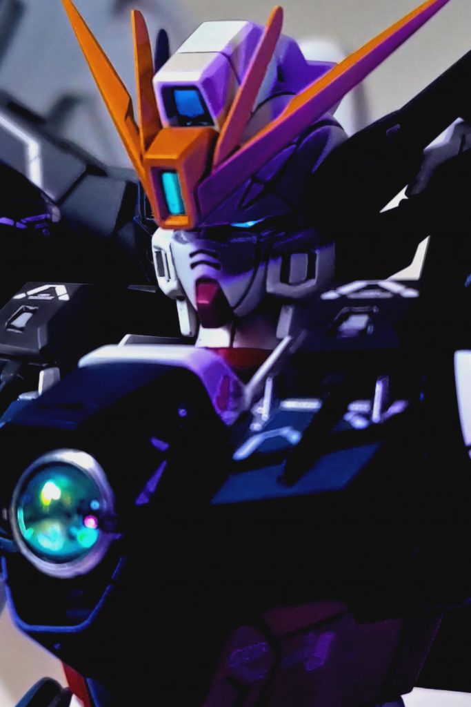 メインカメラ、各センサーは蛍光塗料でUVライトで発光する様にしました。