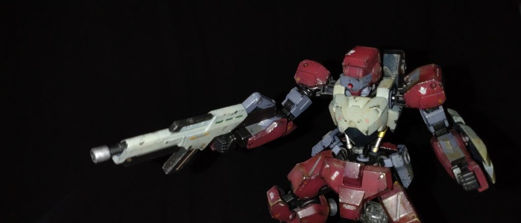 ライフルを色分けしたくなりました。　筆塗りで細部を、、むずかしいなぁ、、、