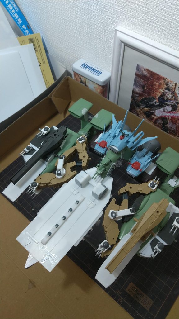 仮組み。ずいぶんバラバラだったので正直、形になるか心配でしたが様々な余剰パーツとプラ板、プラ棒を使って何とか修理·改修出来ました。何でバラバラにしたのか?は最後まで思い出せませんでした···💧毎回思いますが、やっぱりガンプラは楽しいですね♪『ガンプラは自由だ!』ありがとうございました!また見てね☆彡