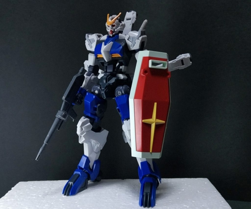 月のグラナダ基地で開発されたガンダムの03号機。ドクロのような頭部と十字架のような腰部クロスブースターが特徴。本機はグラナダの地下工場で極秘裏に開発が進められ実験段階であったバイオセンサーが搭載されていたが、グラナダへのソロモン落としの際に突如として起動し、その後消息を絶っている。一説にはジオン軍に鹵獲された02号機に搭載されたオメガサイコミュと実験中のバイオセンサーが感応しゼクノヴァを引き起こしたとされるが、真相は不明である。