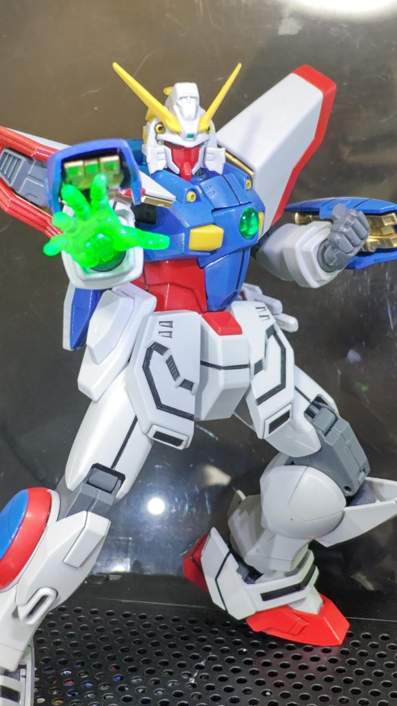 続いてはバトルモード!シャァイニングゥ、フィンガァァー!!可動域は流石に現代のキットと比べると厳しい😅