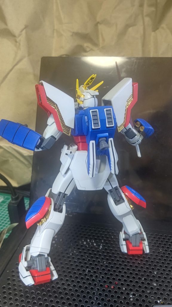 最後はマニアックな劇中再現を試みたポーズ🤣怒り狂い、マスターガンダムに隙だらけの背後を晒している一コマ....に見えてくれる方は....いるでしょうか?最後までご覧頂き、ありがとうございました🤗