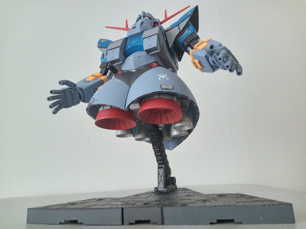 組みやすさや価格、なにより完成度をみると、HGもいいなー、と再認識しました。改造ベースとしても、素組みでも満足できますね。