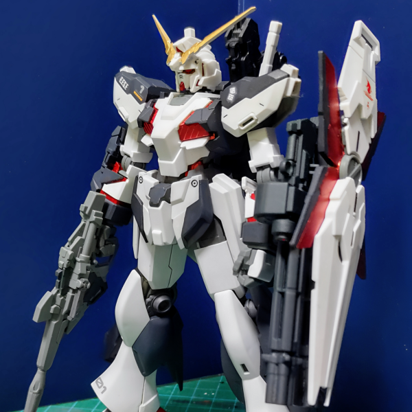 ユニコーンガンダム量産検討用試作1号機バスカヴィル