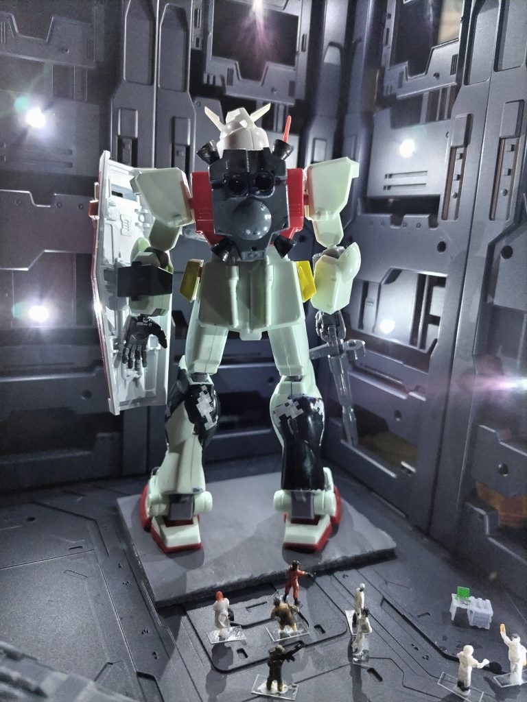 背面。背面から見ると、単なるジムコマンド（宇宙用）ですな（＾＾；