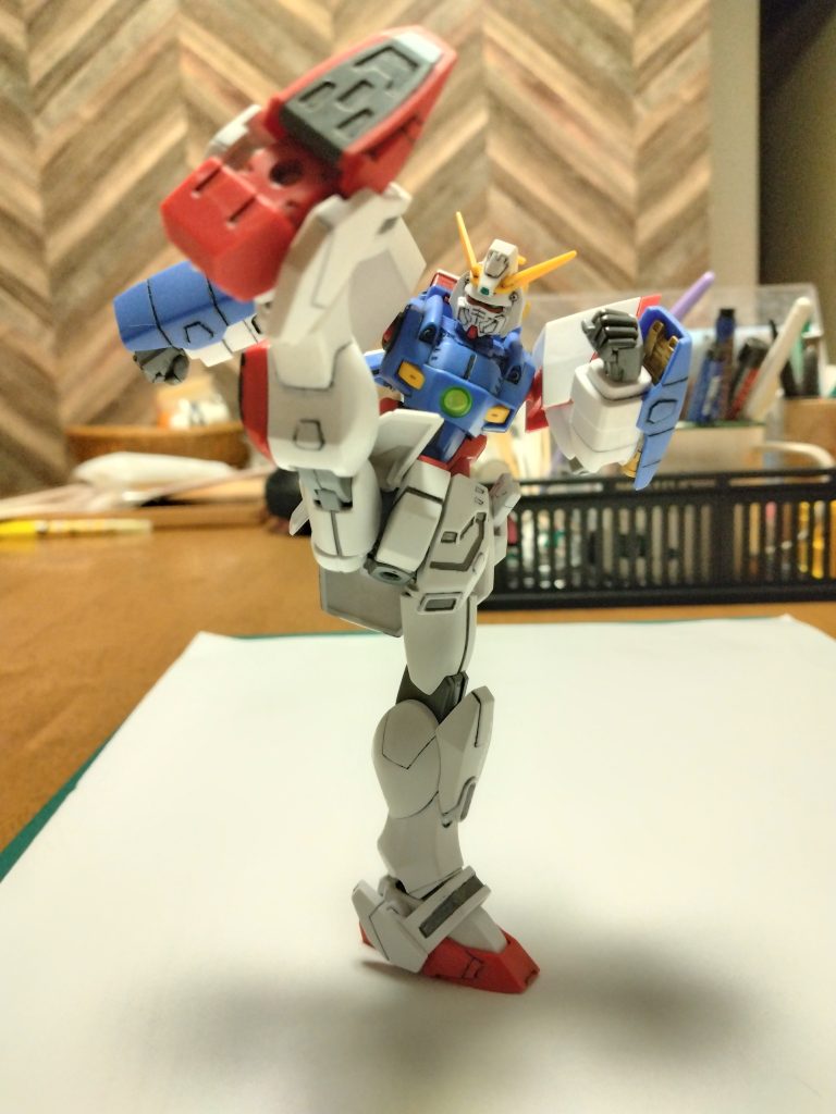 このキットもう14年前になるんですね。当時購入して事情でそのままでしたがこの機会に作成できてとても満足しています。今のガンプラと比べても色合いや可動はどうなんでしょうか。時代の流れを感じます。