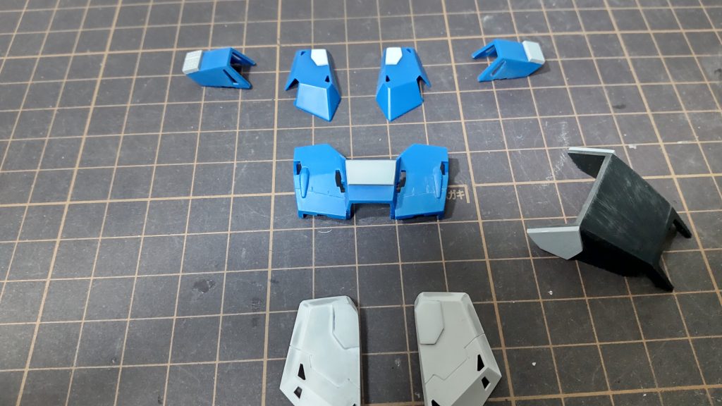 地味にプラバン貼り付けなんかもやってます。