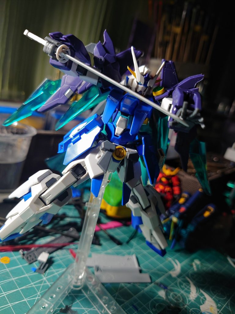 追加で、頭にトランジェント？の角肩を削って、足にディナイアルの腰当を追加して色塗ったかな〜とガンスタさんのイベント2種に合うガンプラも目下製作中なので何とか間に合わせたい