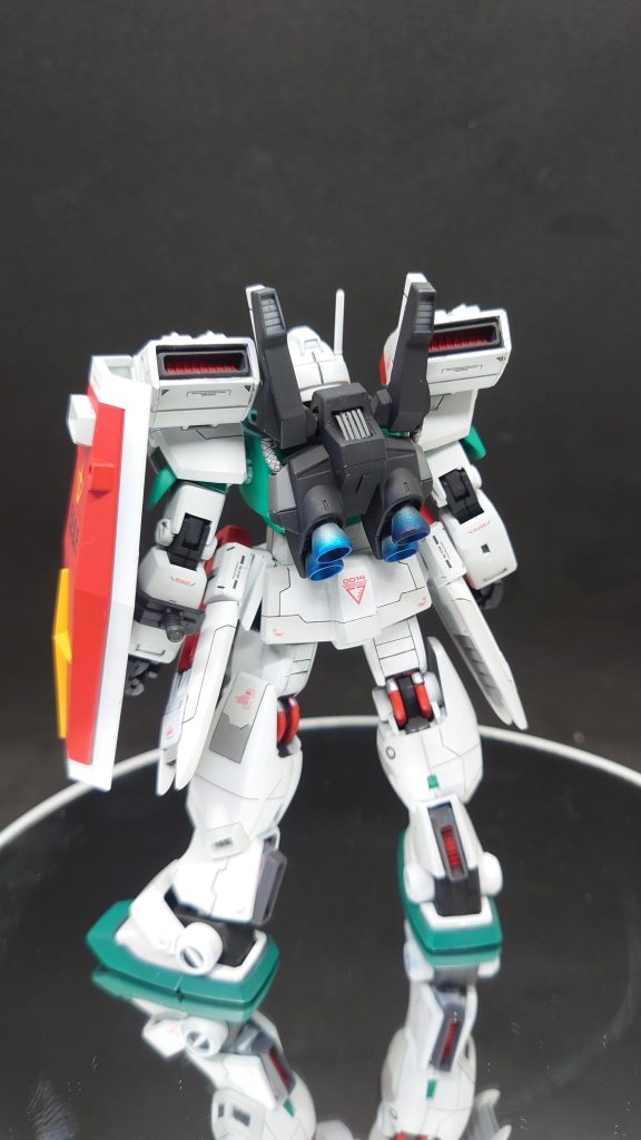 スラスターと肩の排気口？は交換して見栄え良くしてます