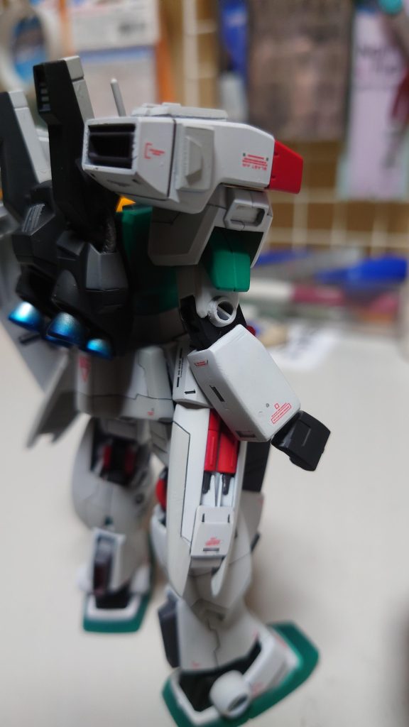 上腕部が寂しかったから関節にディテール追加