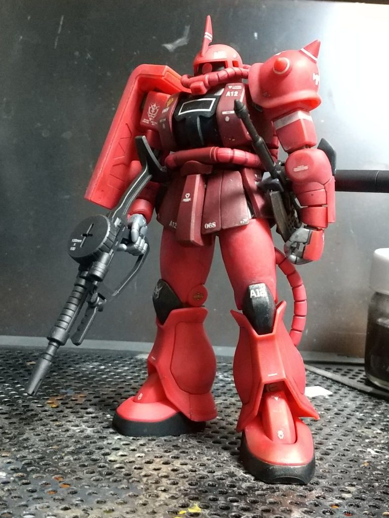 オマケで同じく21cリアルタイプカラーのシャアザク。我が家では珍しいシャア専用カラーのまま。