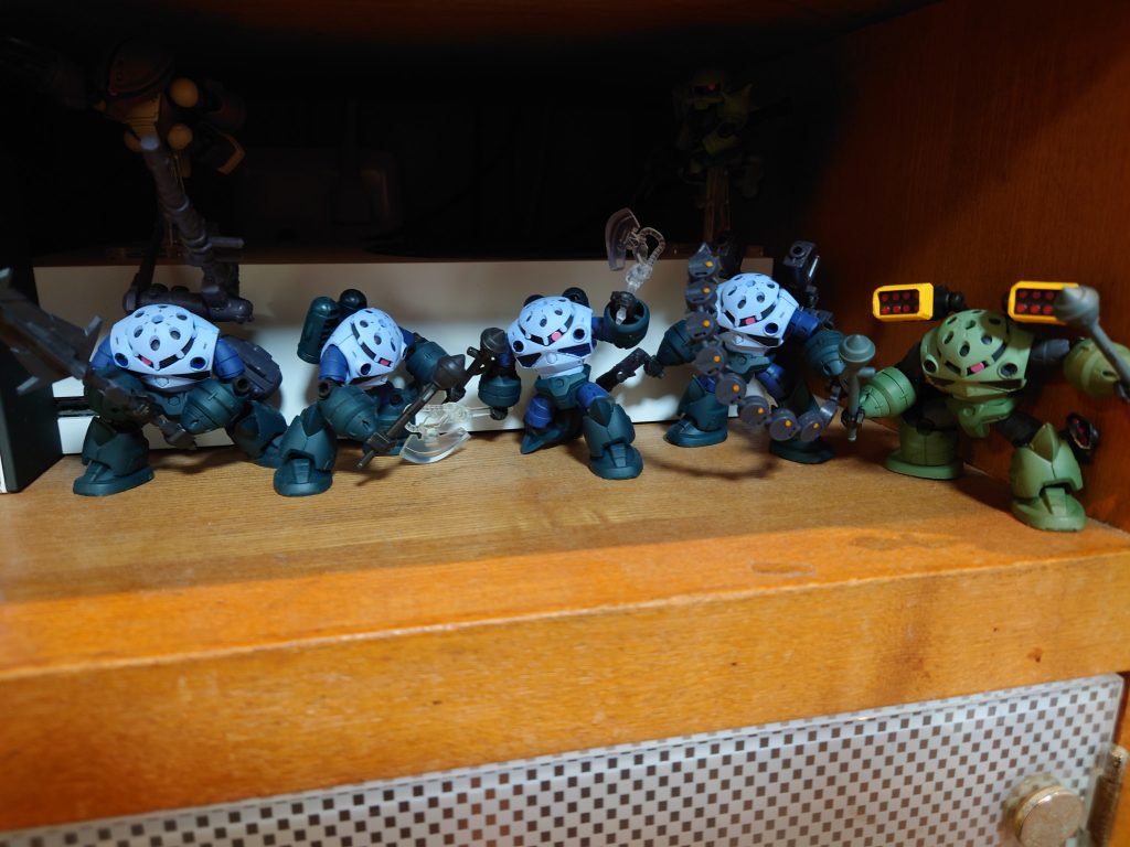 モビルスーツアンサンブルで遊んでいたときにおもいました手があれば武器もてるやん。手だ！手が必要だ！