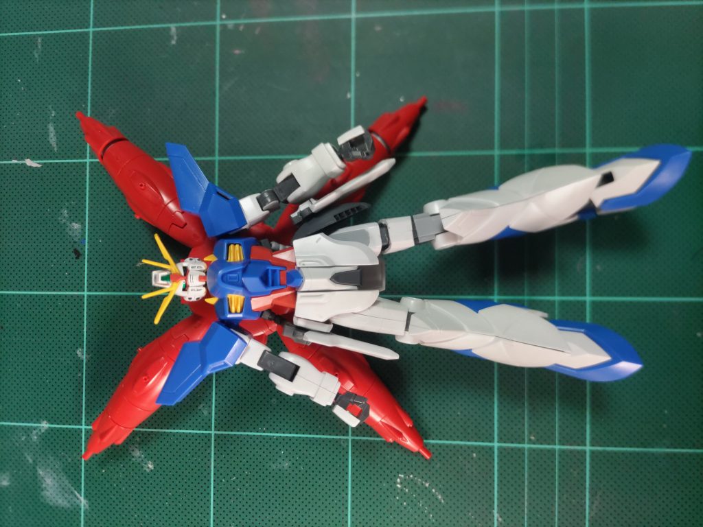 左右で未改造と修正8割です。改造したほうが脚が、長くなってますね。プリスティスみ長くなってます。