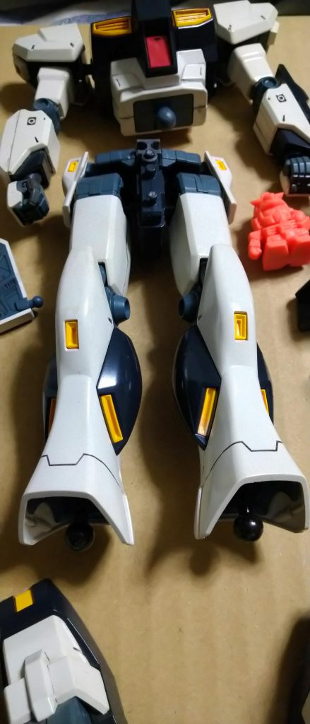 初の本格エアブラシ塗装　 ラッカー塗料でエアブラシの表面が たまらなく良いなぁと良く思い出すと まだ途中で 出張で 断念してプラケースに 保管　子育て　今に至る　という結末