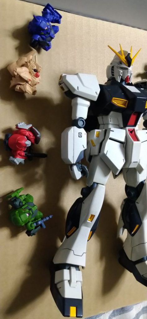 ねぇ、どこに飾るっての？ プラケースくんまた頼む。。。 いつかリファインする。。。また１体増えた