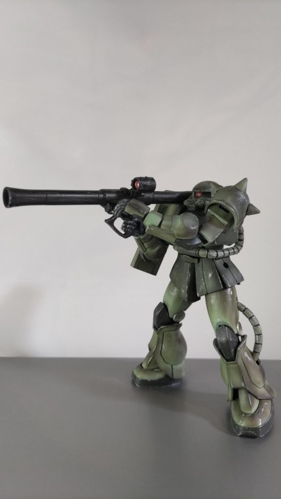 モノアイとバズーカのスコープにはHアイズのクリアパーツを使いました。モノアイにそのままクリアパーツを使うと暗い感じになってしまうんですね😅