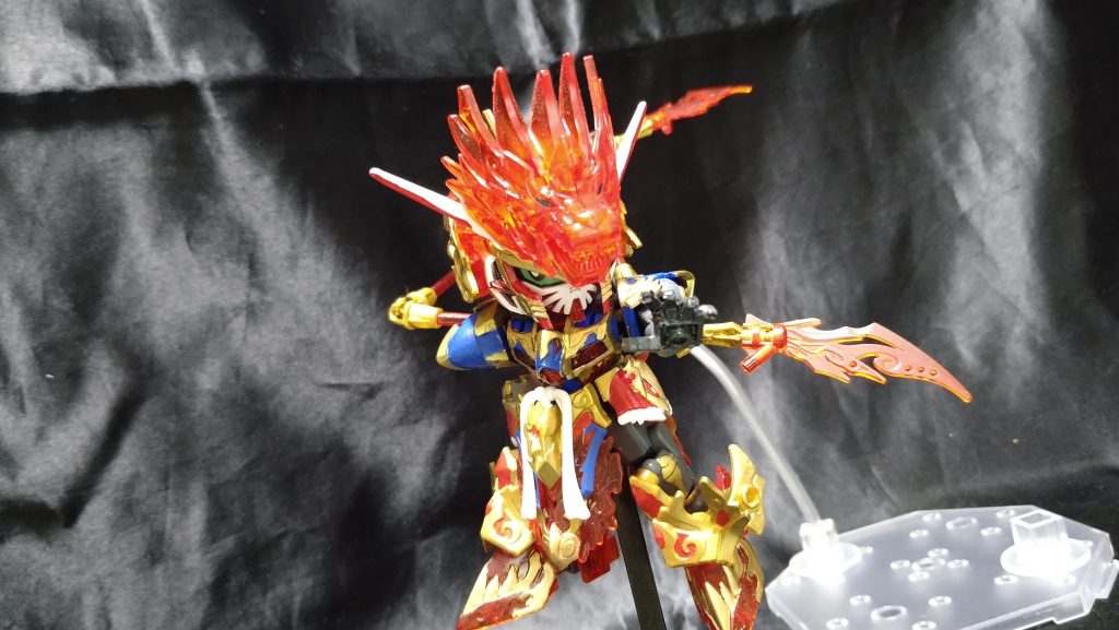 三節棍刀付きぶんまわし!!あれ?三節棍部分隠れて撮ってるじゃんコレ!!元の如意棒の長さだと足りないのでランナーから作成してます( 誰でも出来るやつ)